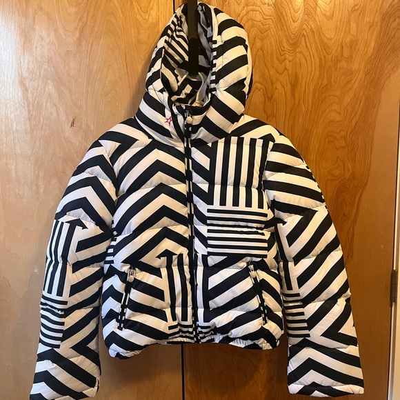 Fabulous Perfect Moment Black and White Mixed Stripe Puffer Ski Jacket - NWOT - Picture 1 of 8